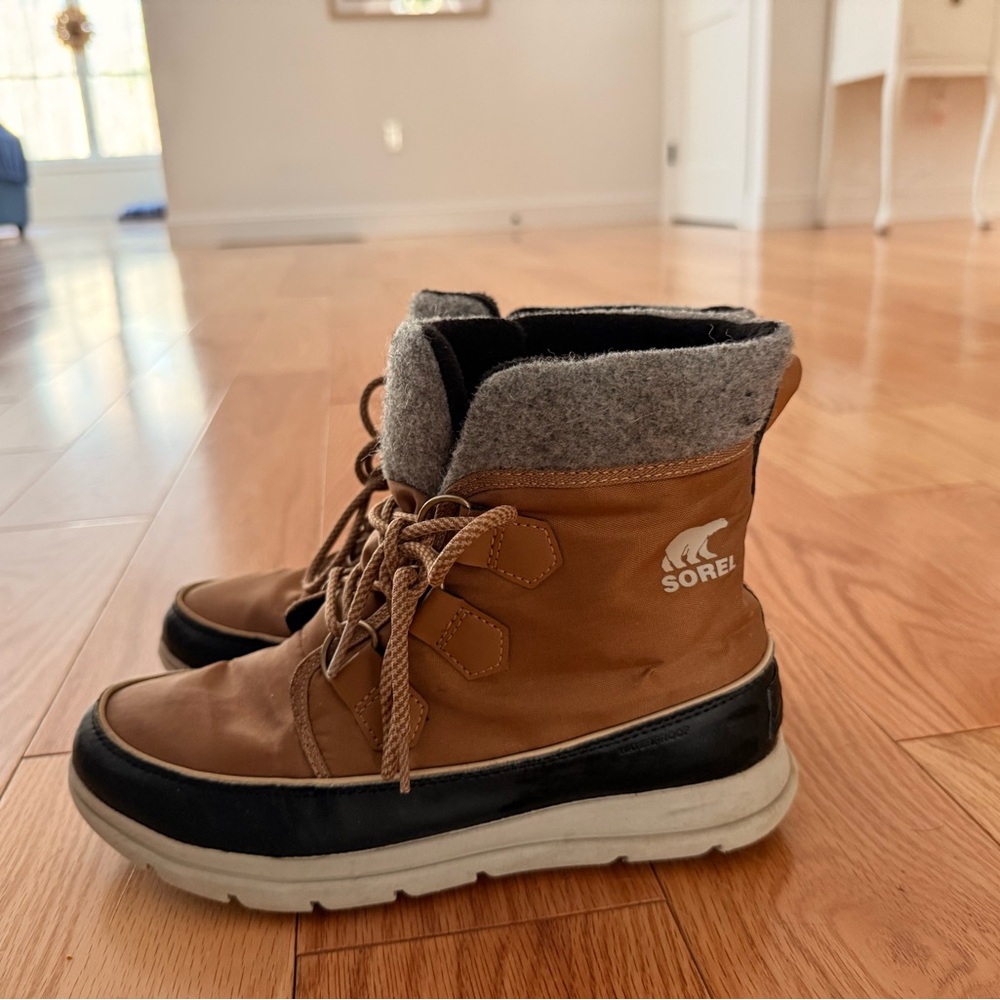 Sorel Tan and Black Winter Boots with Gray Lining